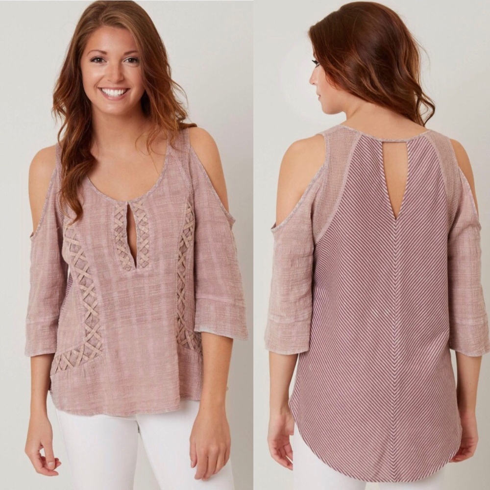 Gimmicks Cold Shoulder High Low Top Size XS (EUC)